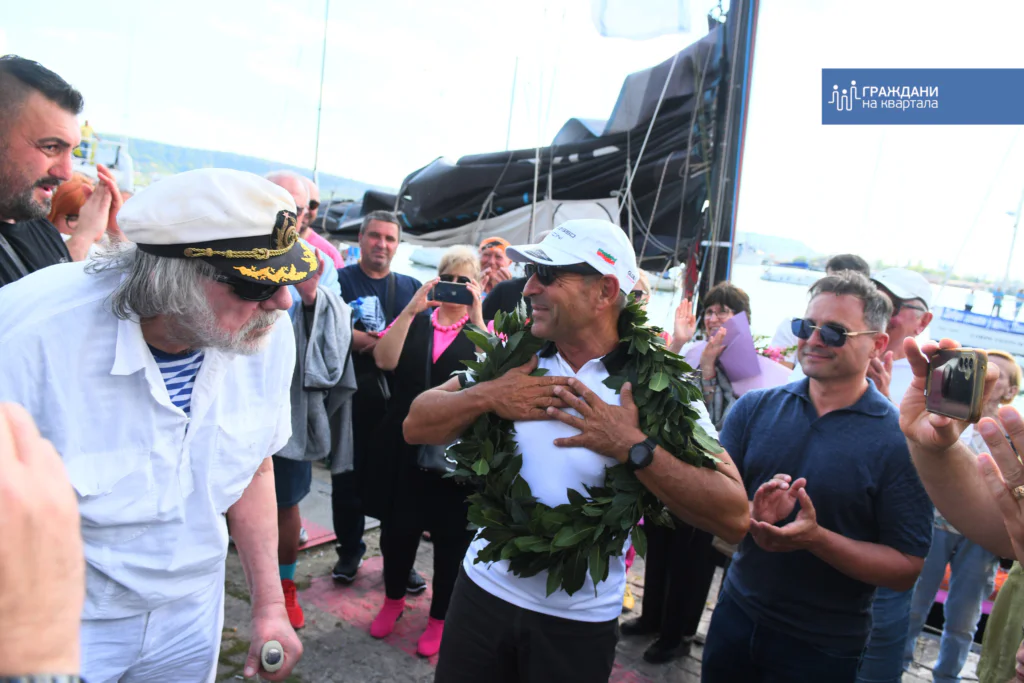 След хиляди морски мили и нос Хорн Павлин Надворни се завърна у дома